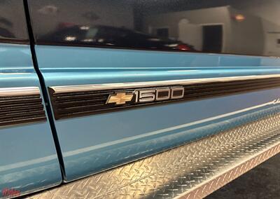 1993 Chevrolet C/K 1500 Series K1500 Silverado   - Photo 9 - Bismarck, ND 58503