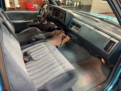 1993 Chevrolet K1500 Silverado   - Photo 31 - Bismarck, ND 58503