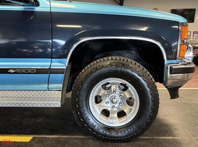 1993 Chevrolet C/K 1500 Series K1500 Silverado   - Photo 37 - Bismarck, ND 58503