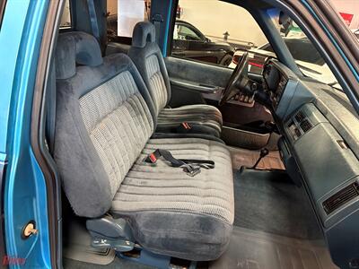 1993 Chevrolet C/K 1500 Series K1500 Silverado   - Photo 34 - Bismarck, ND 58503