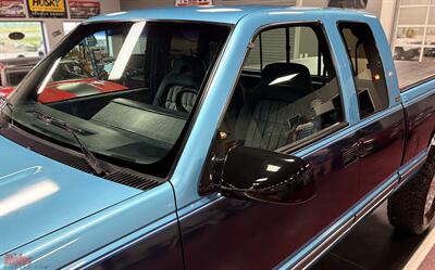 1993 Chevrolet K1500 Silverado   - Photo 8 - Bismarck, ND 58503