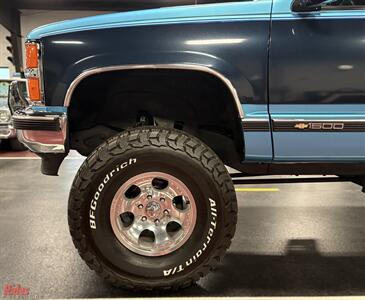 1993 Chevrolet K1500 Silverado   - Photo 5 - Bismarck, ND 58503