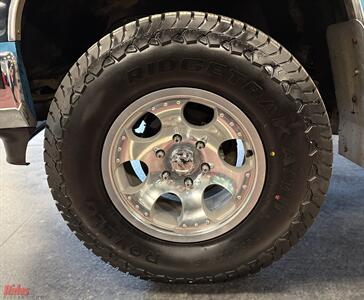 1993 Chevrolet C/K 1500 Series K1500 Silverado   - Photo 7 - Bismarck, ND 58503
