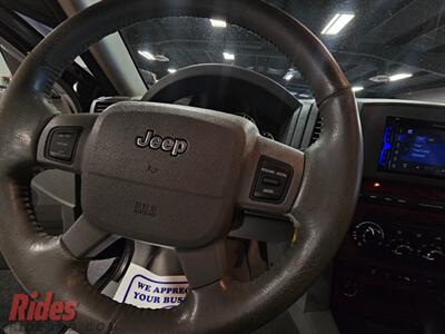 2006 Jeep Grand Cherokee Limited   - Photo 25 - Bismarck, ND 58503
