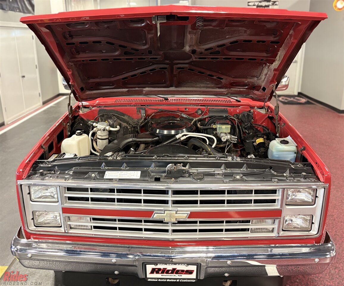 1987 Chevrolet V 10 Silverado   - Photo 33 - Bismarck, ND 58503