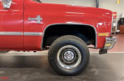 1987 Chevrolet V 10 Silverado   - Photo 29 - Bismarck, ND 58503