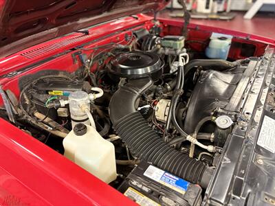 1987 Chevrolet V 10 Silverado   - Photo 35 - Bismarck, ND 58503