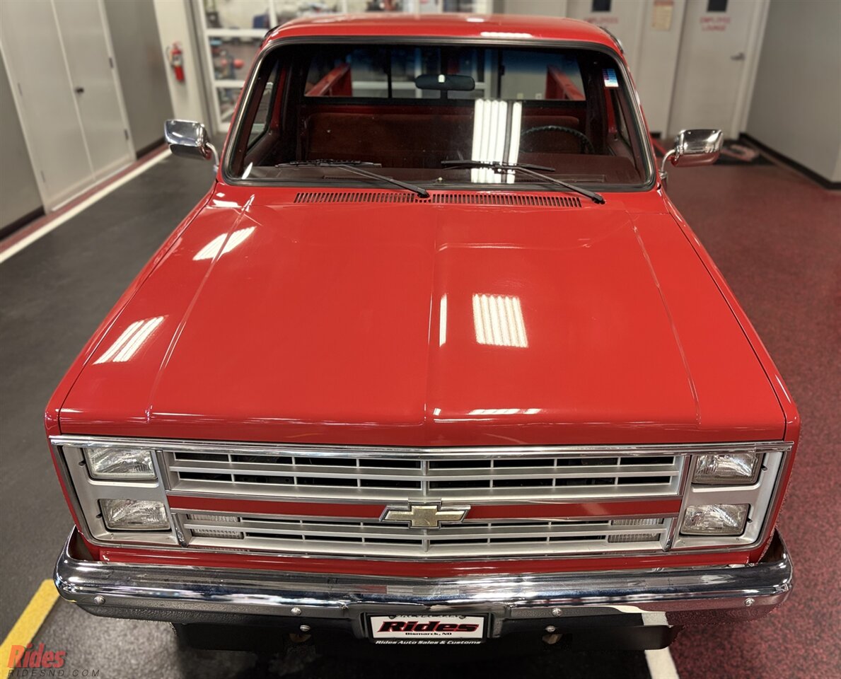 1987 Chevrolet V 10 Silverado   - Photo 32 - Bismarck, ND 58503