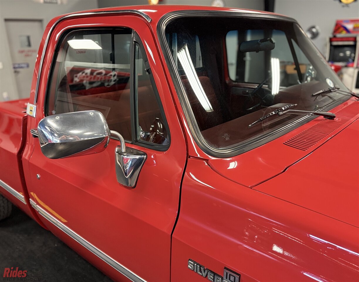 1987 Chevrolet V 10 Silverado   - Photo 27 - Bismarck, ND 58503