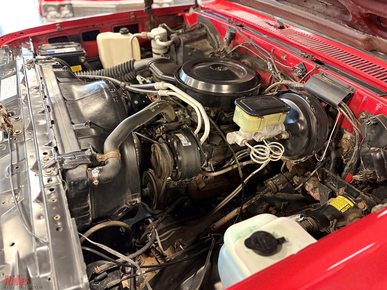 1987 Chevrolet V 10 Silverado   - Photo 36 - Bismarck, ND 58503
