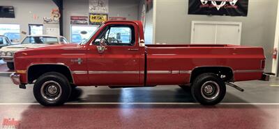 1987 Chevrolet V 10 Silverado   - Photo 4 - Bismarck, ND 58503