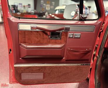 1987 Chevrolet V 10 Silverado   - Photo 10 - Bismarck, ND 58503