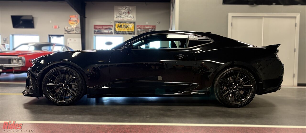 2018 Chevrolet Camaro ZL1   - Photo 4 - Bismarck, ND 58503