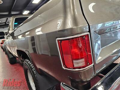 1985 Chevrolet C/K 10 Series K10 Silverado   - Photo 10 - Bismarck, ND 58503