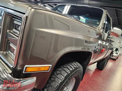 1985 Chevrolet C/K 10 Series K10 Silverado   - Photo 3 - Bismarck, ND 58503