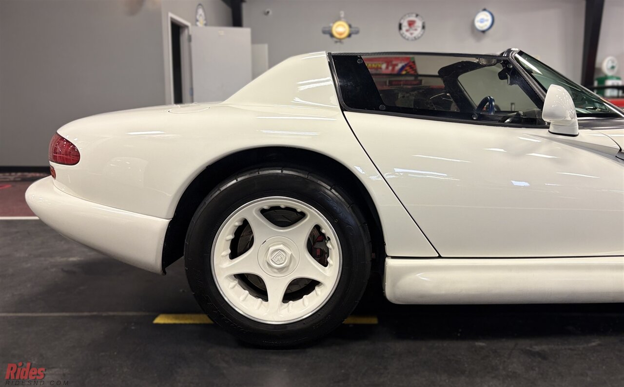 1996 Dodge Viper RT/10   - Photo 46 - Bismarck, ND 58503