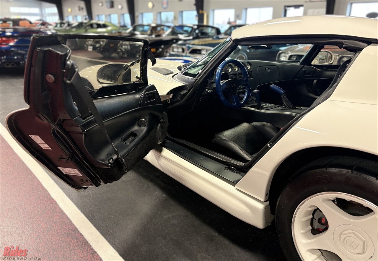 1996 Dodge Viper RT/10   - Photo 15 - Bismarck, ND 58503