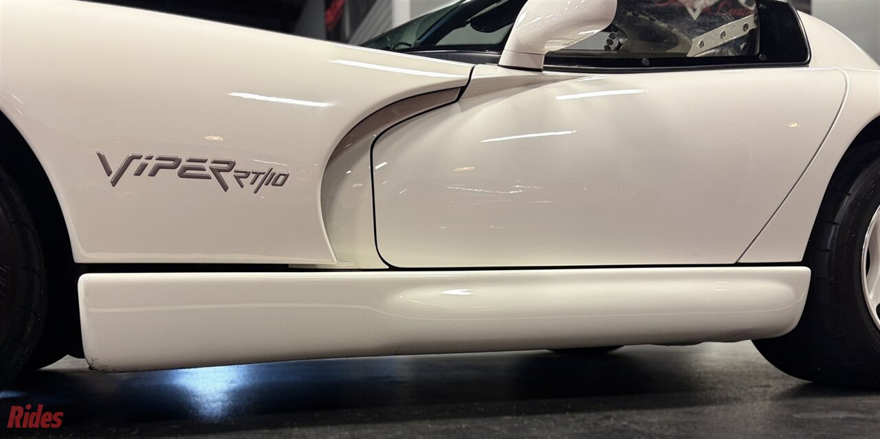 1996 Dodge Viper RT/10   - Photo 9 - Bismarck, ND 58503