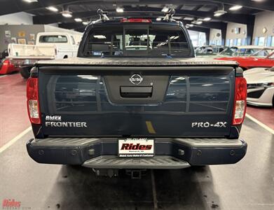 2015 Nissan Frontier PRO-4X   - Photo 18 - Bismarck, ND 58503