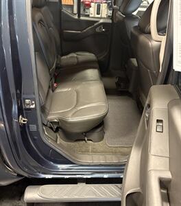 2015 Nissan Frontier PRO-4X   - Photo 25 - Bismarck, ND 58503