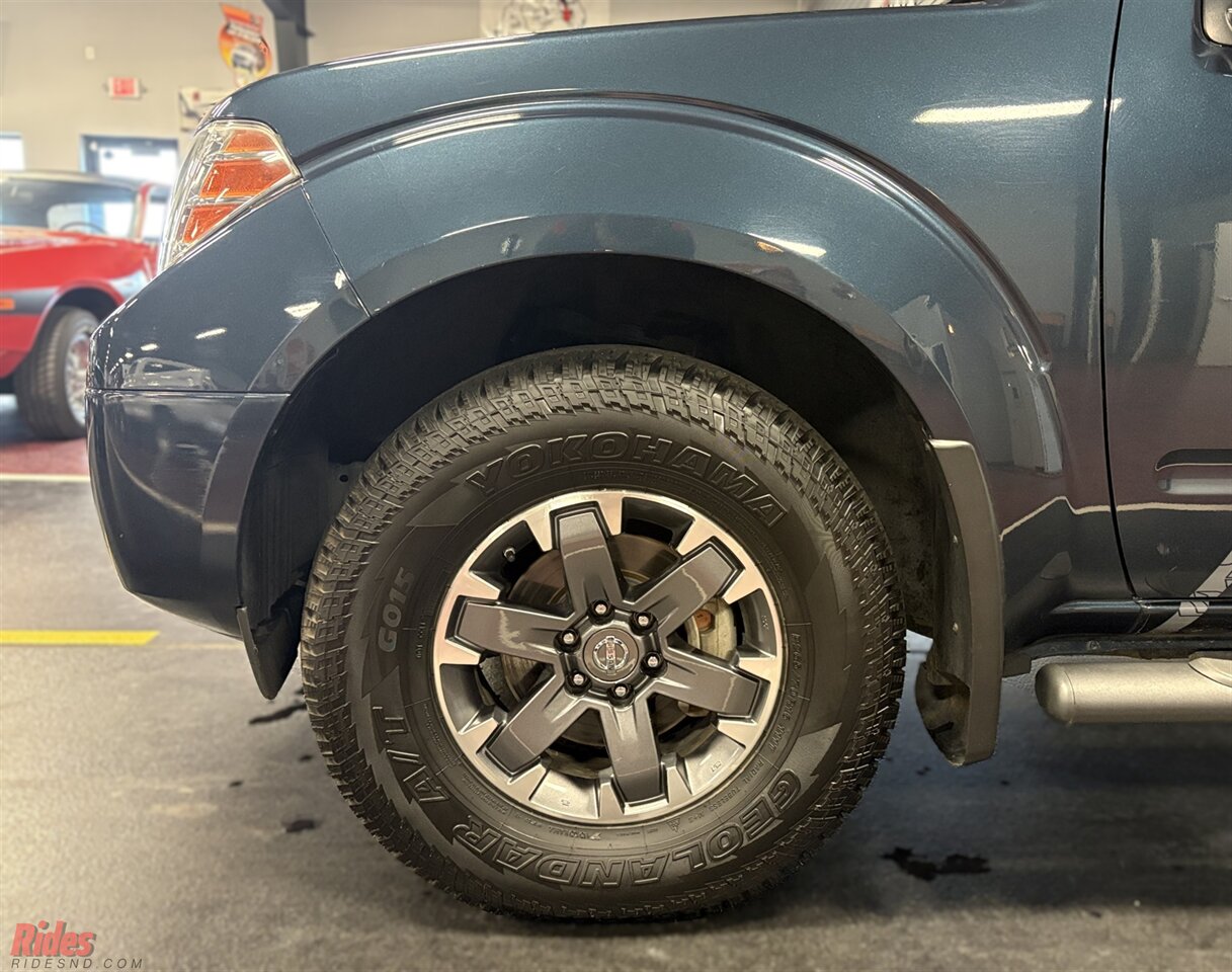 2015 Nissan Frontier PRO-4X   - Photo 5 - Bismarck, ND 58503
