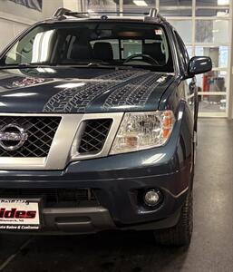 2015 Nissan Frontier PRO-4X   - Photo 3 - Bismarck, ND 58503