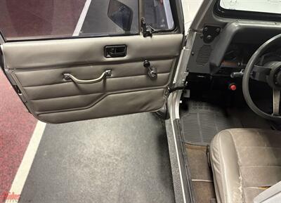 1989 Jeep Wrangler YJ   - Photo 8 - Bismarck, ND 58503