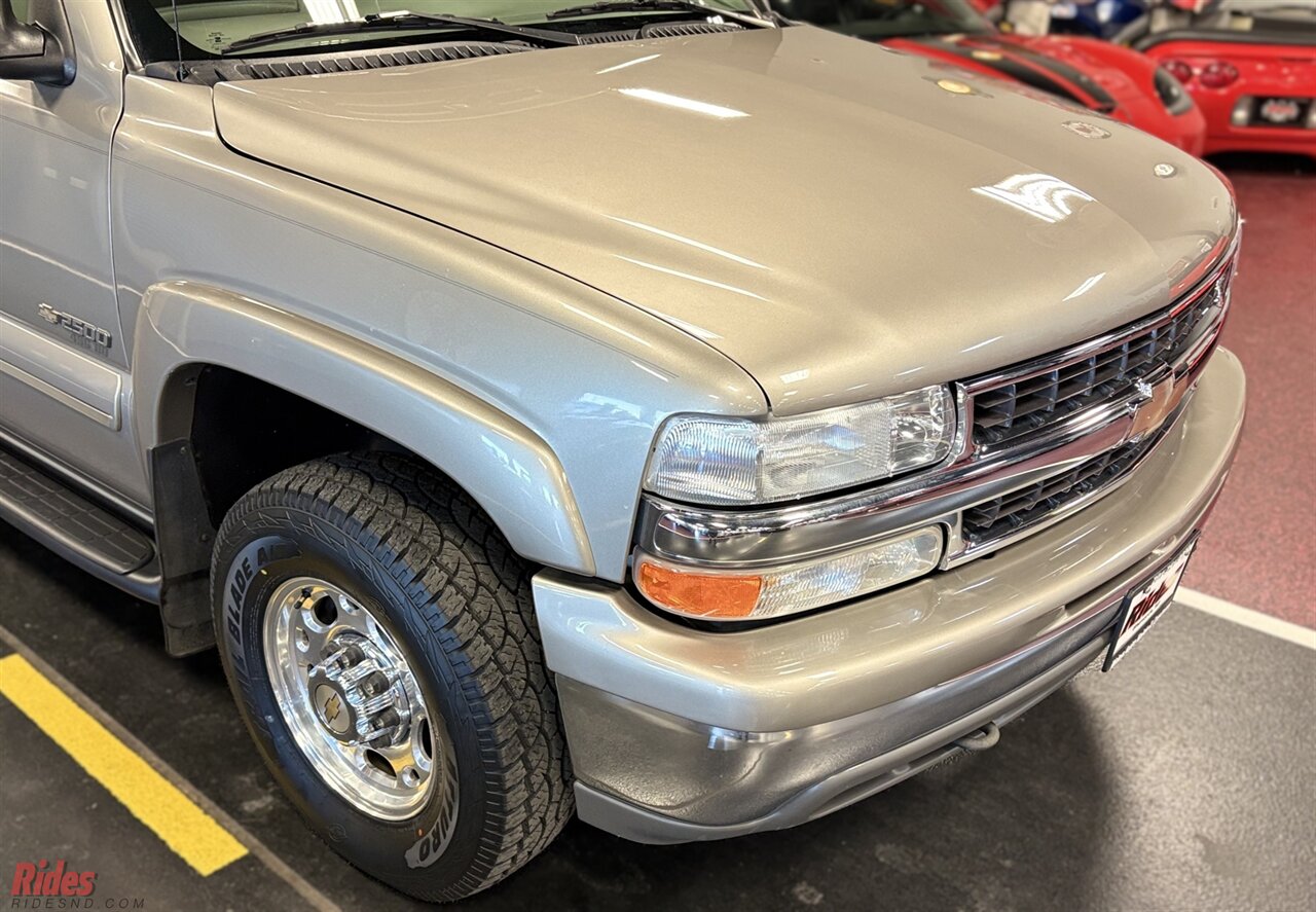 2001 Chevrolet Suburban 2500 LT   - Photo 69 - Bismarck, ND 58503