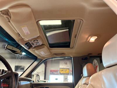 2001 Chevrolet Suburban 2500 LT   - Photo 29 - Bismarck, ND 58503