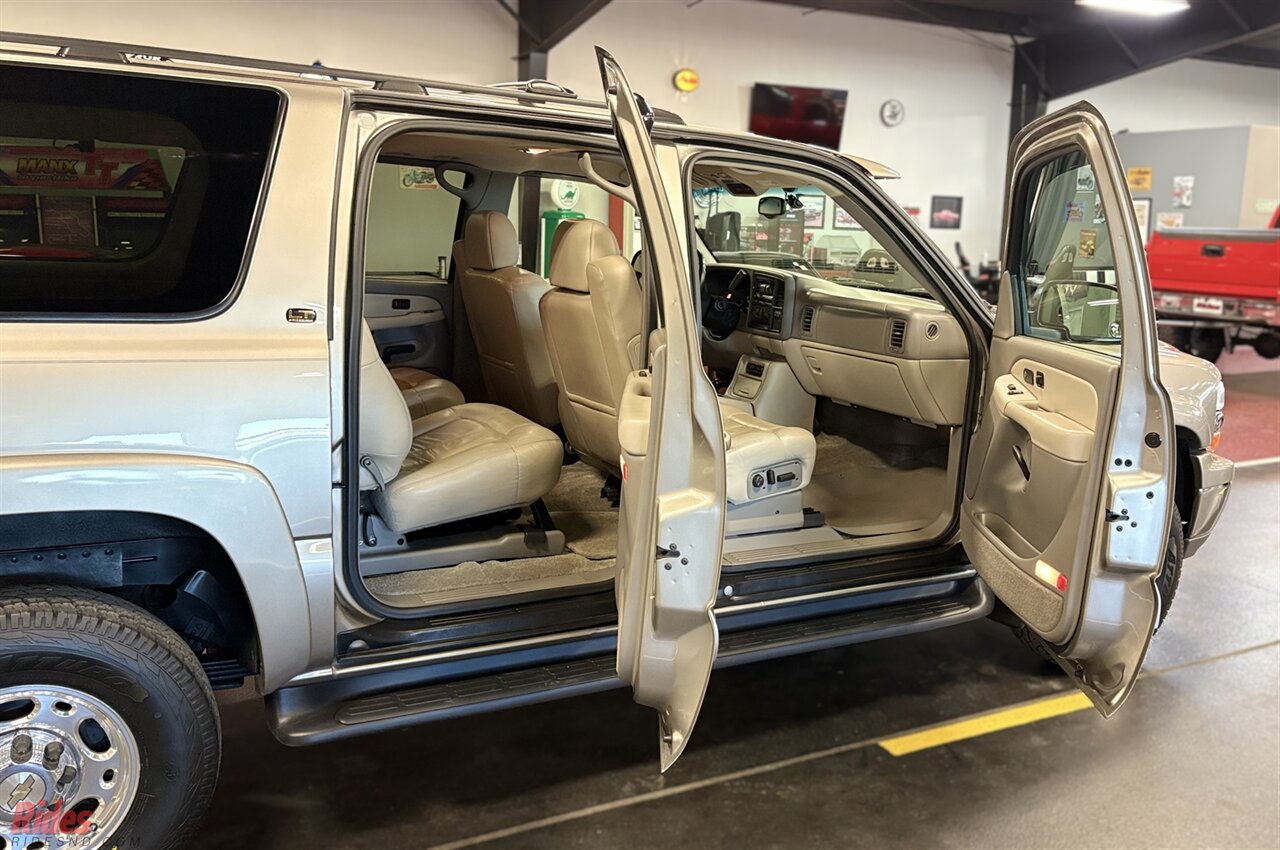 2001 Chevrolet Suburban 2500 LT   - Photo 58 - Bismarck, ND 58503