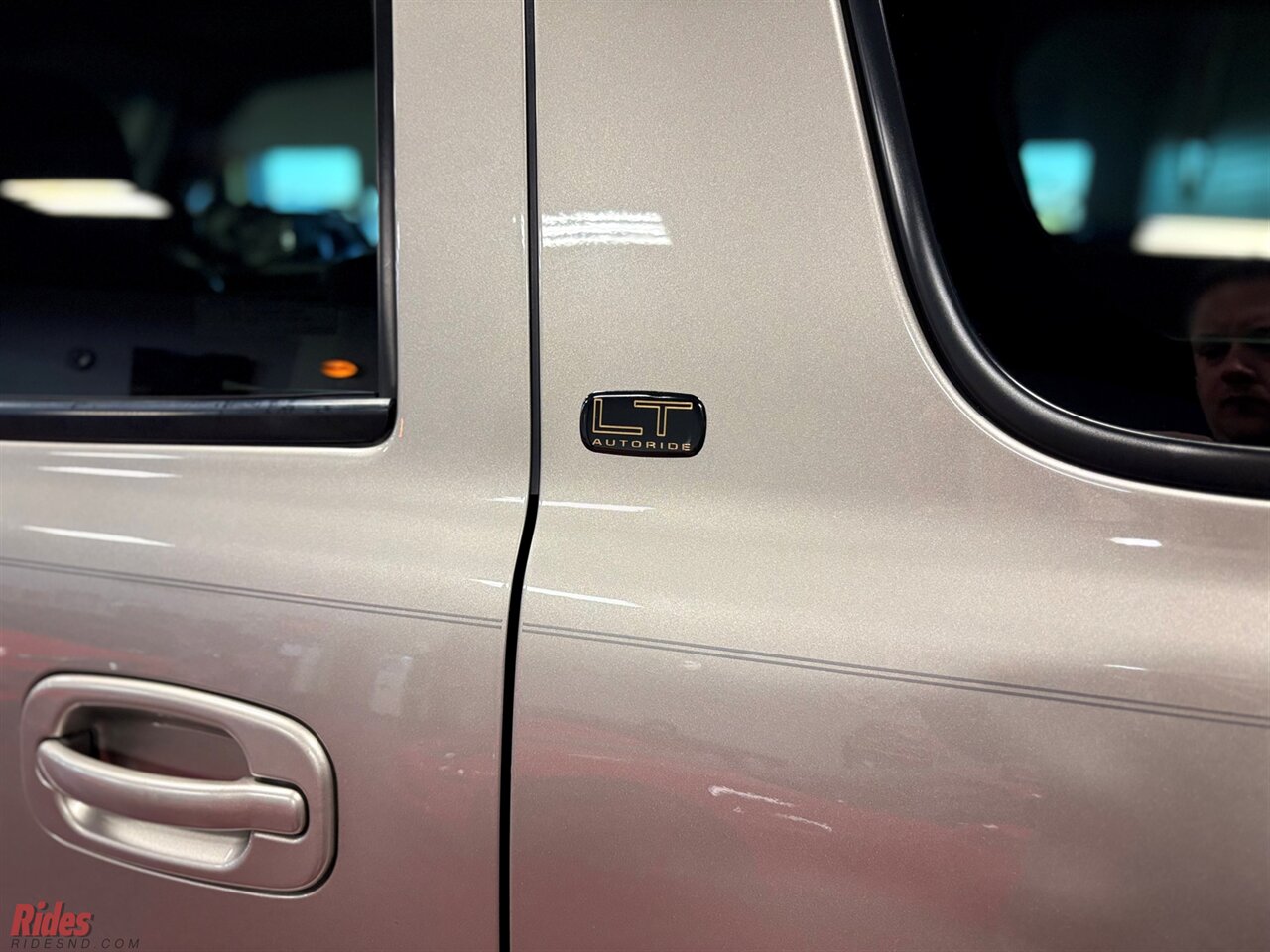 2001 Chevrolet Suburban 2500 LT   - Photo 40 - Bismarck, ND 58503