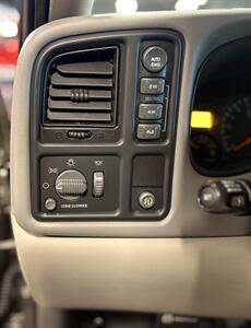 2001 Chevrolet Suburban 2500 LT   - Photo 20 - Bismarck, ND 58503