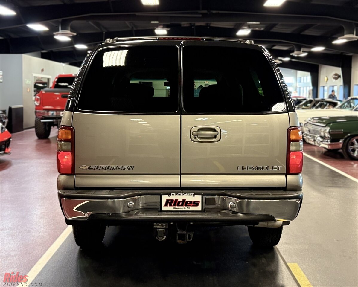 2001 Chevrolet Suburban 2500 LT   - Photo 44 - Bismarck, ND 58503