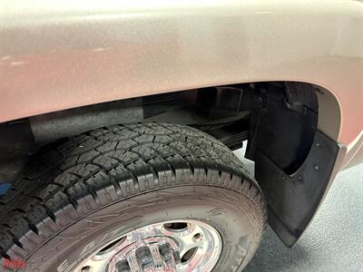 2001 Chevrolet Suburban 2500 LT   - Photo 41 - Bismarck, ND 58503