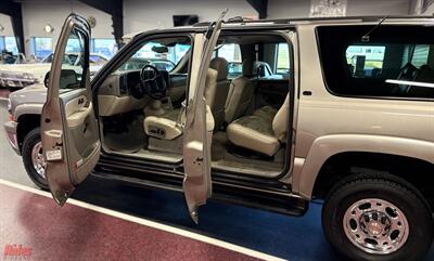 2001 Chevrolet Suburban 2500 LT   - Photo 12 - Bismarck, ND 58503