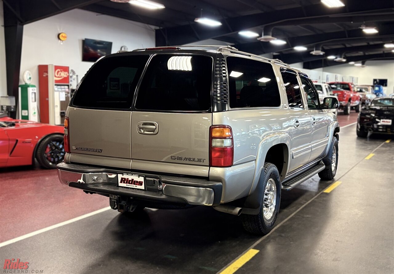 2001 Chevrolet Suburban 2500 LT   - Photo 53 - Bismarck, ND 58503