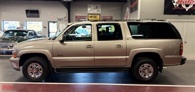 2001 Chevrolet Suburban 2500 LT   - Photo 5 - Bismarck, ND 58503