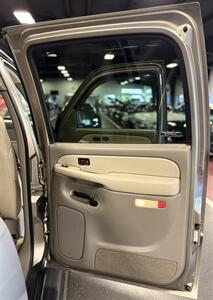 2001 Chevrolet Suburban 2500 LT   - Photo 59 - Bismarck, ND 58503