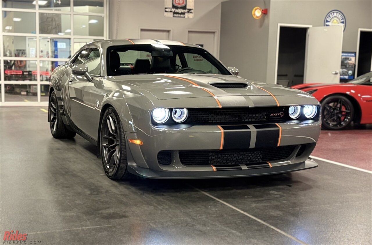 2018 Dodge Challenger SRT Hellcat   - Photo 2 - Bismarck, ND 58503