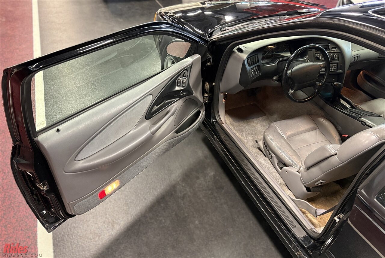 1994 Ford Thunderbird SC   - Photo 10 - Bismarck, ND 58503