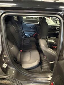 2018 Jeep Renegade Trailhawk   - Photo 33 - Bismarck, ND 58503