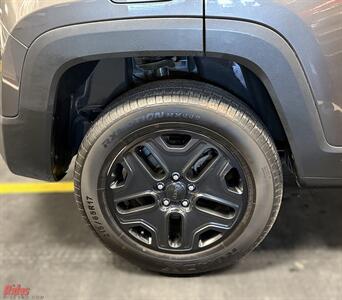 2018 Jeep Renegade Trailhawk   - Photo 31 - Bismarck, ND 58503