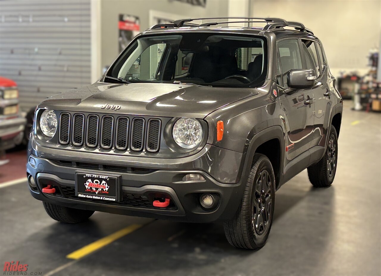 2018 Jeep Renegade Trailhawk   - Photo 1 - Bismarck, ND 58503