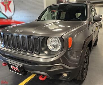 2018 Jeep Renegade Trailhawk   - Photo 2 - Bismarck, ND 58503