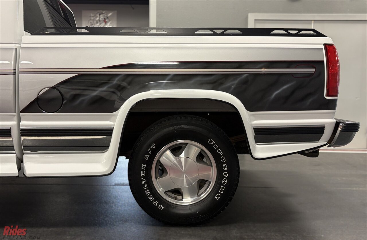 1997 Chevrolet K1500 Silverado Gran Prix   - Photo 13 - Bismarck, ND 58503