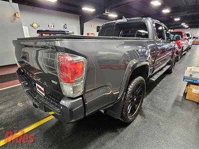 2017 Toyota Tacoma Limited   - Photo 13 - Bismarck, ND 58503