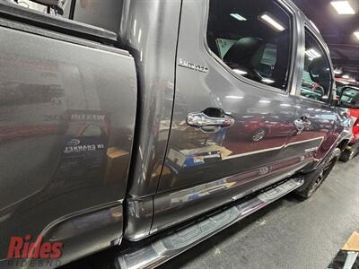2017 Toyota Tacoma Limited   - Photo 16 - Bismarck, ND 58503