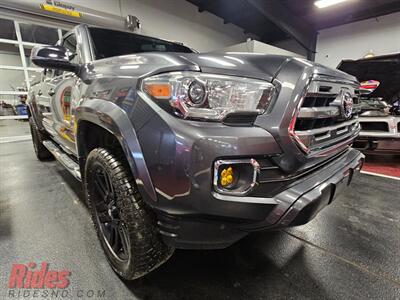 2017 Toyota Tacoma Limited   - Photo 19 - Bismarck, ND 58503