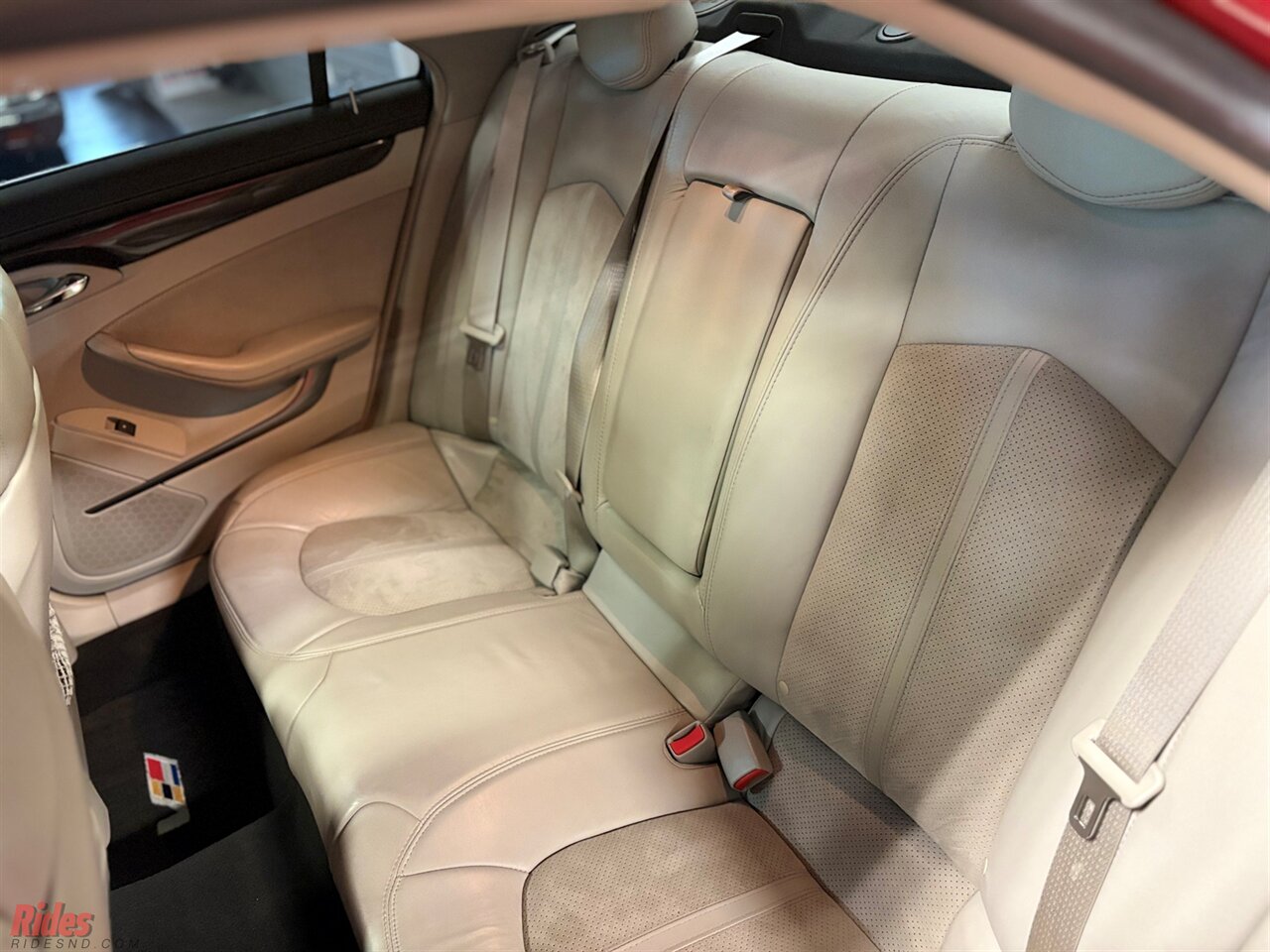 2011 Cadillac CTS-V   - Photo 30 - Bismarck, ND 58503