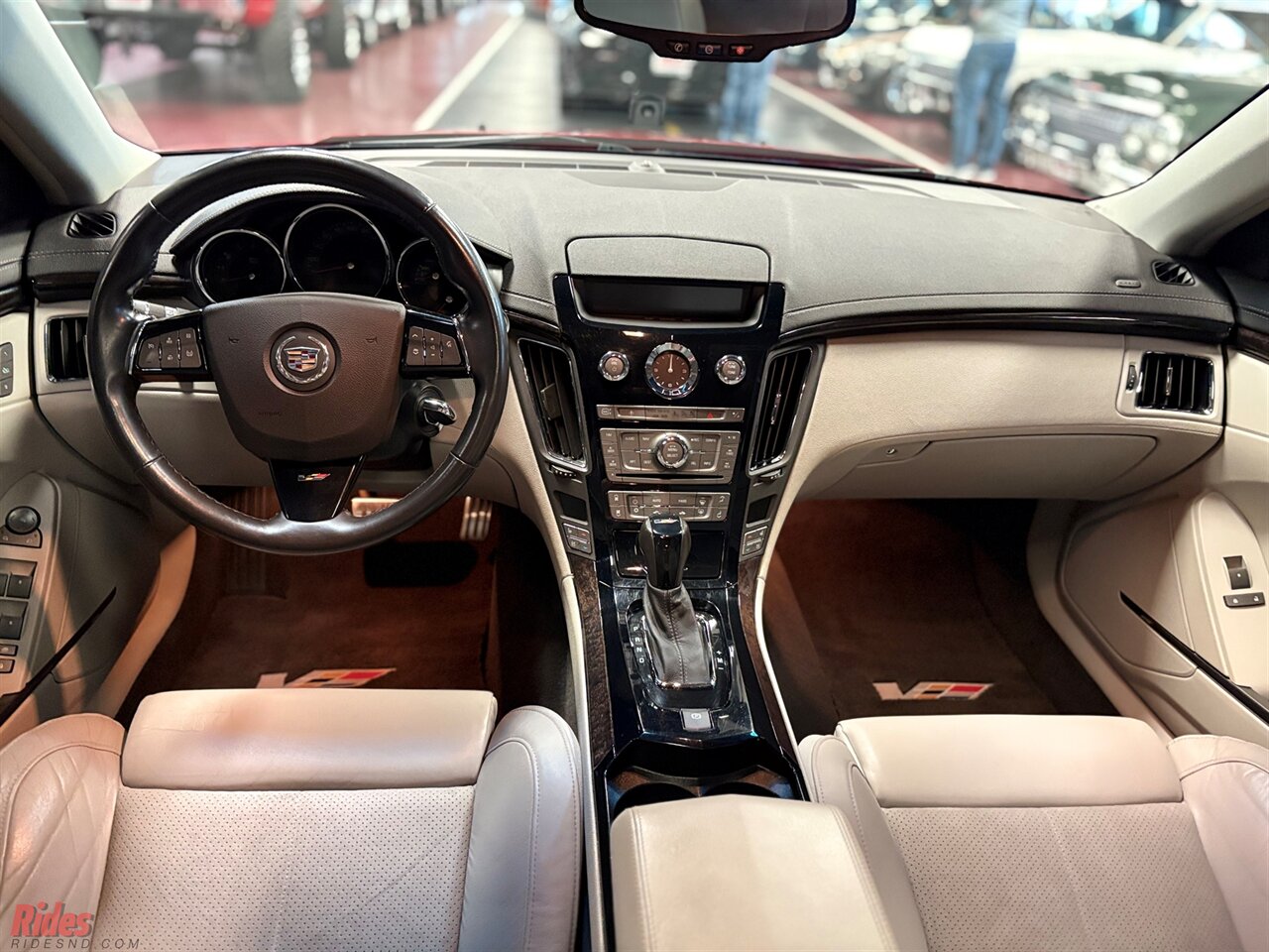 2011 Cadillac CTS-V   - Photo 18 - Bismarck, ND 58503